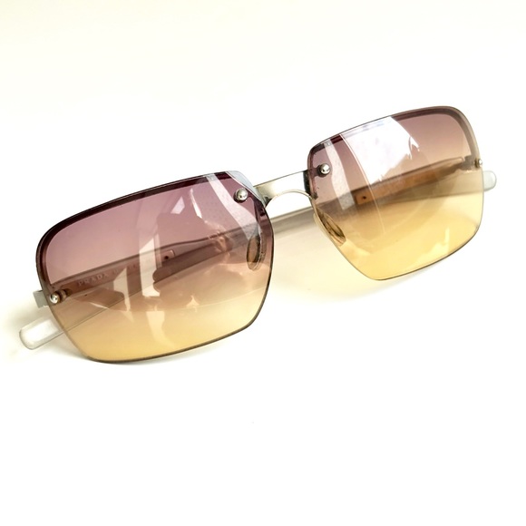 ❌SOLD❌ Prada Sunglasses - Picture 3 of 5